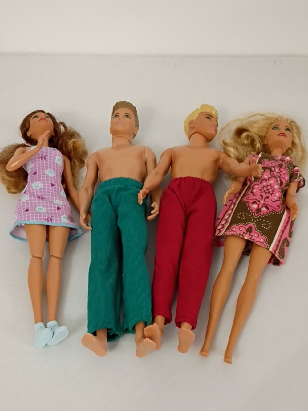 Vintage Clothing Fashion Doll Playset with Pink & Green Outfits